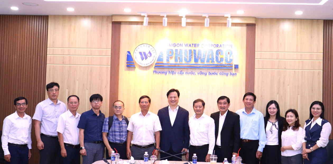 Đoàn công tác Cục Cấp nước Busan thăm và làm việc tại Công ty Cổ phần Cấp nước Phú Hòa Tân. 